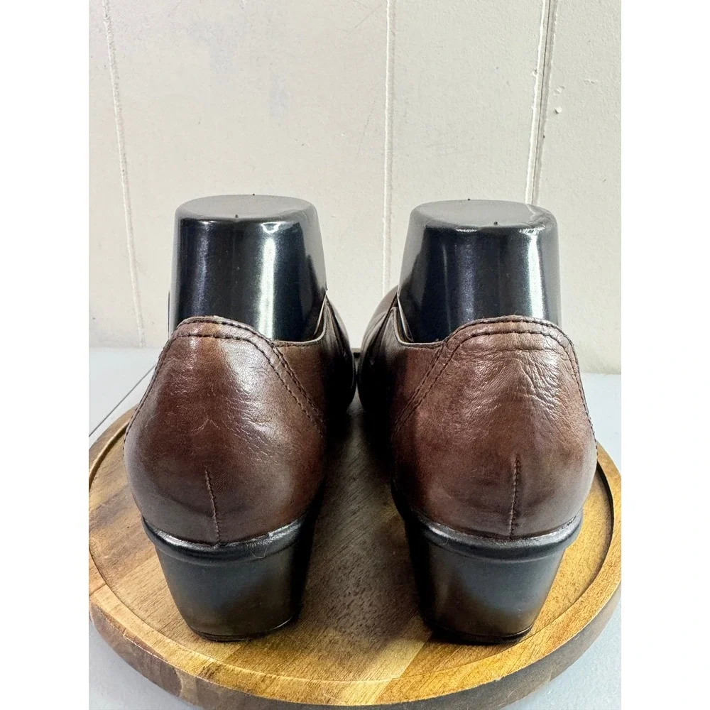 Clarks Slip On Pumps Womens 8 Brown Good Pleated Leather Block Heel Office